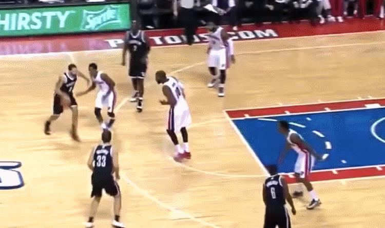 德隆哪年选秀「兑现承诺德隆回归NBA担任全明星新秀赛中其中一支球队教练」
