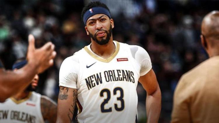 穿23号篮球服的是谁「NBA打篮球身穿23号球衣的人是谁乔丹领衔詹姆斯紧随其后」