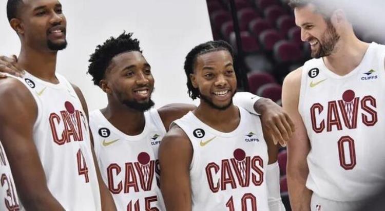 nba最佳经理人「哪支球队今夏运作最佳NBA球队经理投票骑士41」