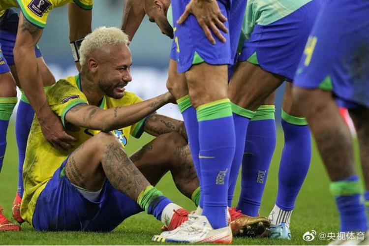 巴西淘汰内马尔加时赛破门赛后痛哭流涕黄健翔质疑主帅水平没有欧洲化