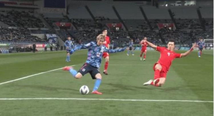 中国男足0:2输给日本日本球迷在90分钟里是这样说的