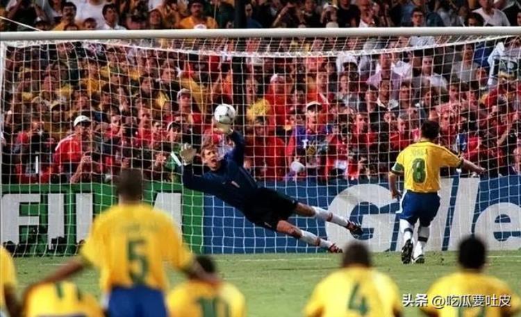 锋线主将间的精彩对决跨不过的点球战噩梦98世界杯巴西VS荷兰
