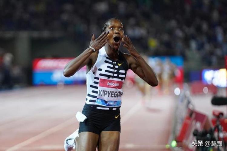 女子1500米世界纪录被打破按照大众等级标准1500米你能跑多快