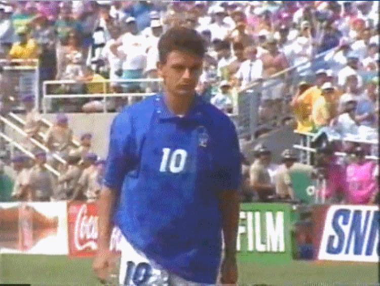 94年世界杯决赛巴西vs意大利巴乔把落寞的背影留在了那个夏天