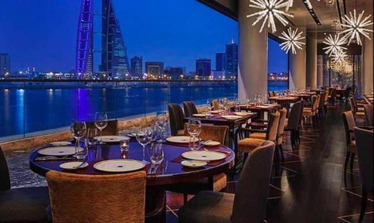 高档餐厅奢侈时尚店不禁酒沙特足球明星太太团选择住在巴林