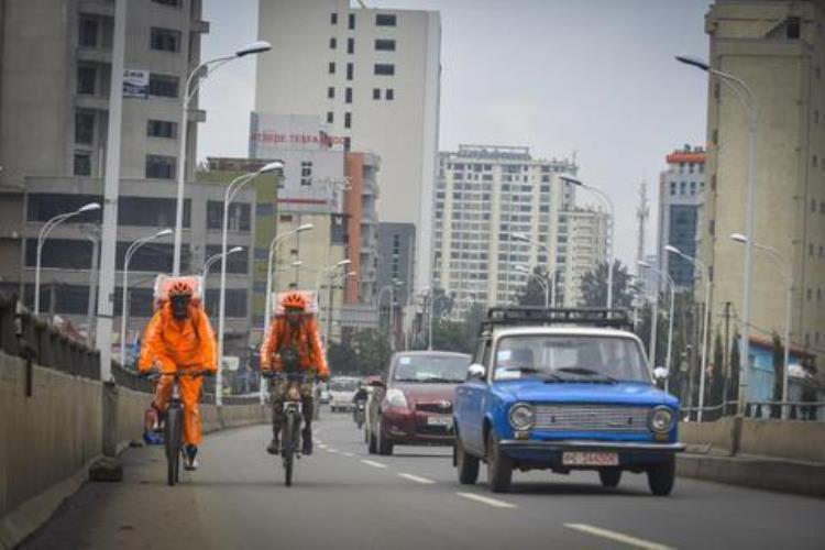 在这个非洲城市自行车送餐悄然兴起