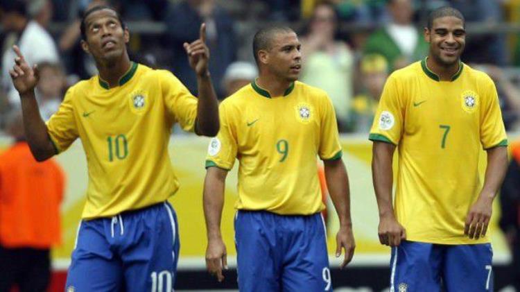 大伤后的罗纳尔多在02年世界杯上独进8球宣告外星人回归