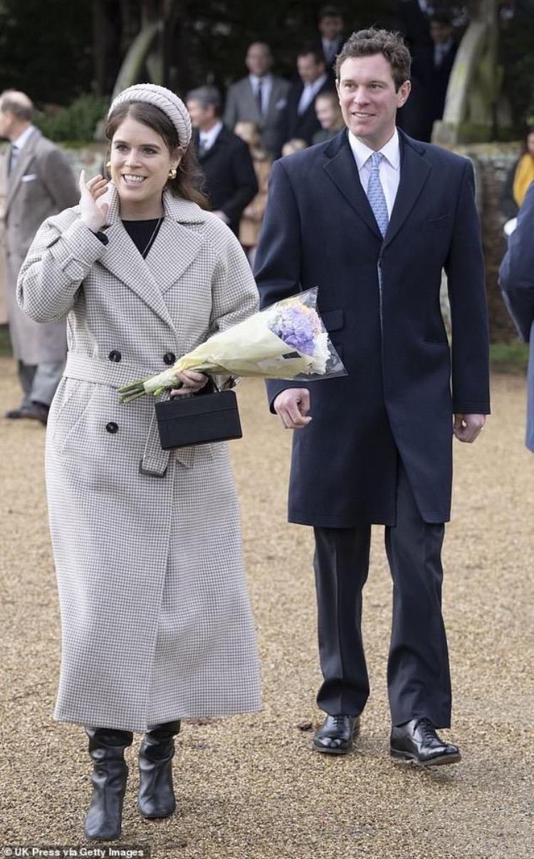 英国皇室成员身高大起底哈里和威廉个头最高女性人均一米七