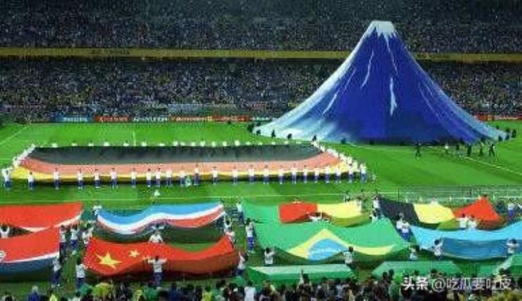 韩日世界杯回顾罗纳尔多神勇梅开二度桑巴军团成就五星伟业