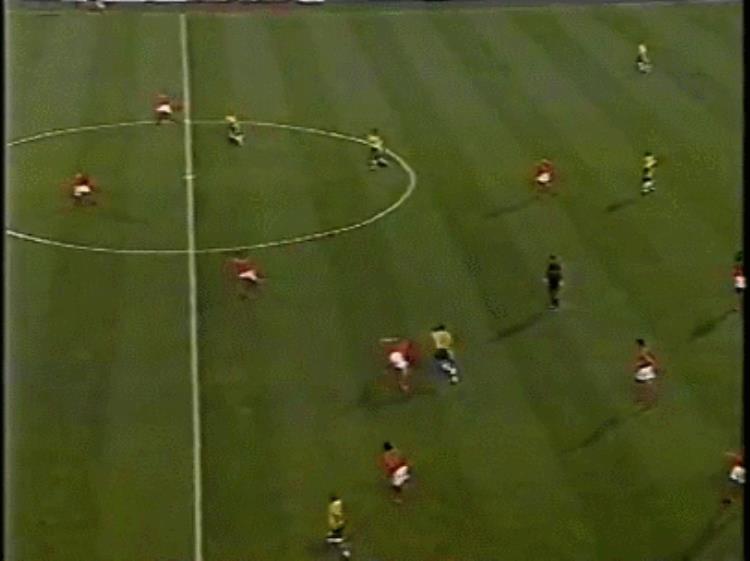 锋线主将间的精彩对决跨不过的点球战噩梦98世界杯巴西VS荷兰