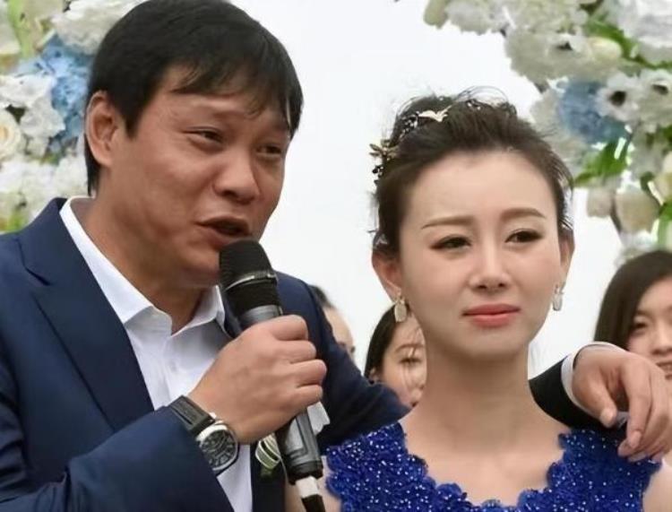 足球巨星范志毅一婚娶空姐二婚娶模特三婚娶小17岁芭蕾演员