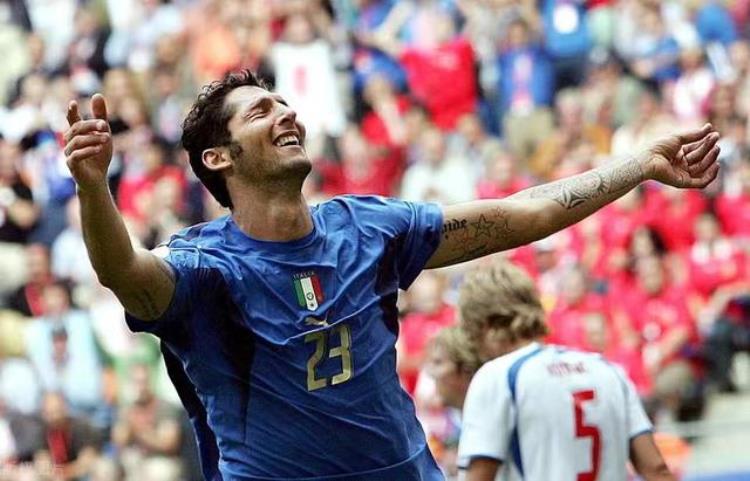 2002年世界杯才是最巅峰的意大利队不过一次输给了裁判