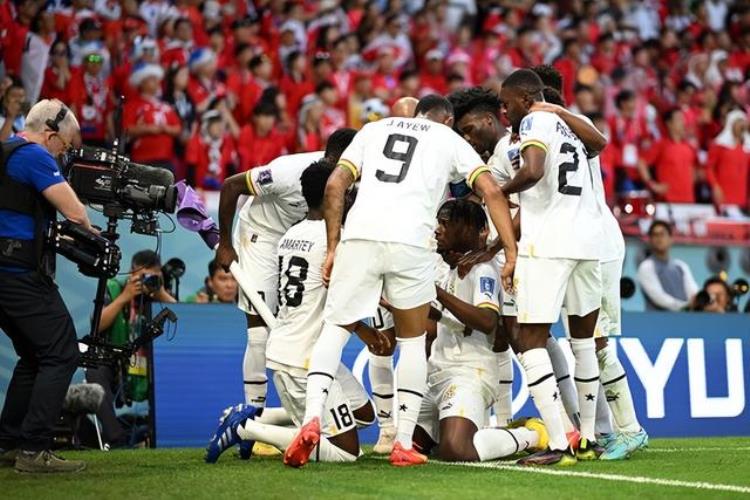 韩国2:3加纳小组垫底曾嘲讽卡塔尔没足球底蕴如今输给美团