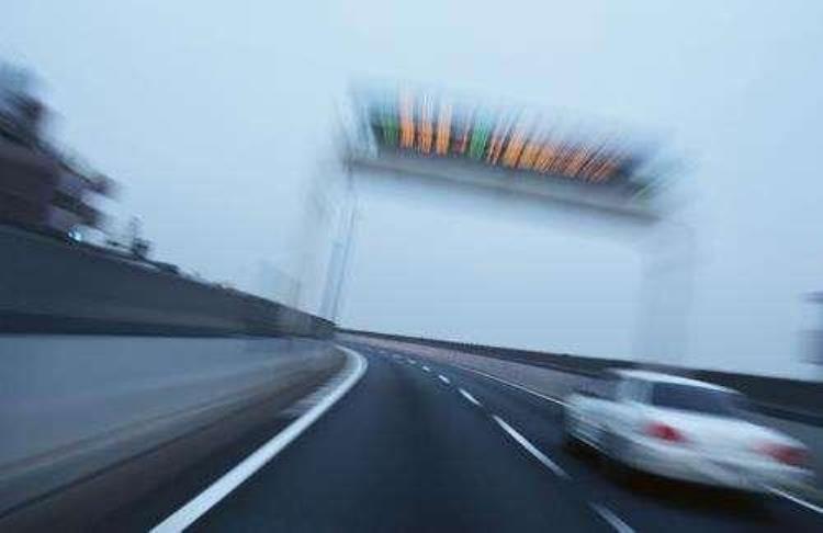 237km/h著名球星雷耶斯超速驾驶致车祸身亡速度确定是激情