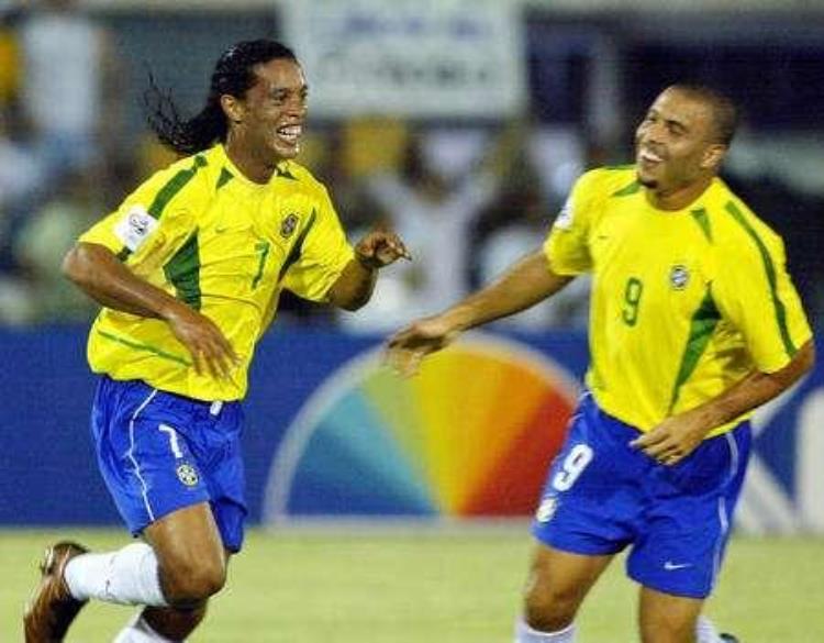 导致巴西队丧失传统的并不是邓加而是贫民窟足球文化的消失