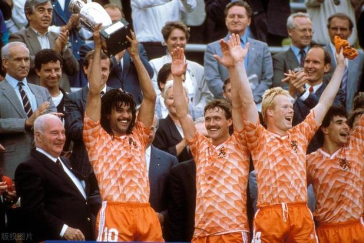 荷兰足球历史上有多少超级巨星网友只有克鲁伊夫一人