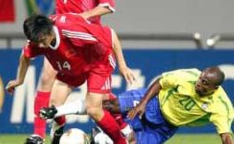巴西队02年夺冠功勋入狱对位李玮峰送国足4球惨败