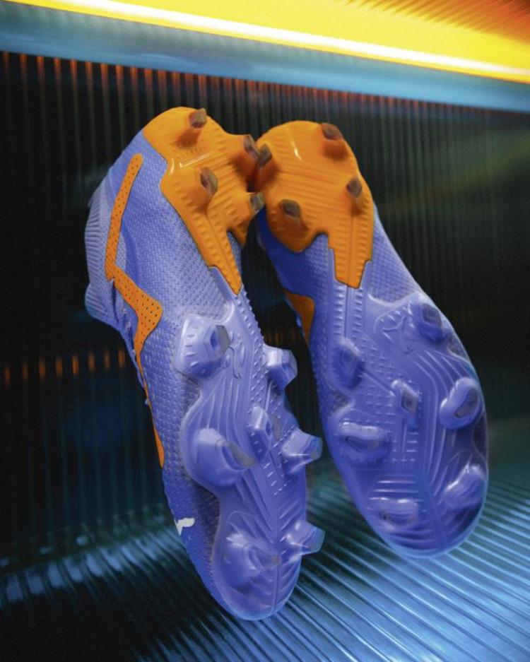 迈向未来荣耀PUMA发布全新FUTUREULTIMATE足球战靴