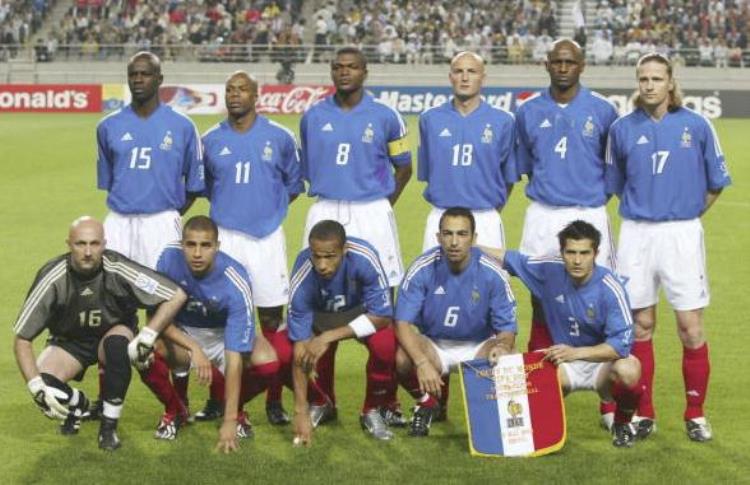 作为98年世界杯冠军法国队为何在02年惨淡出局
