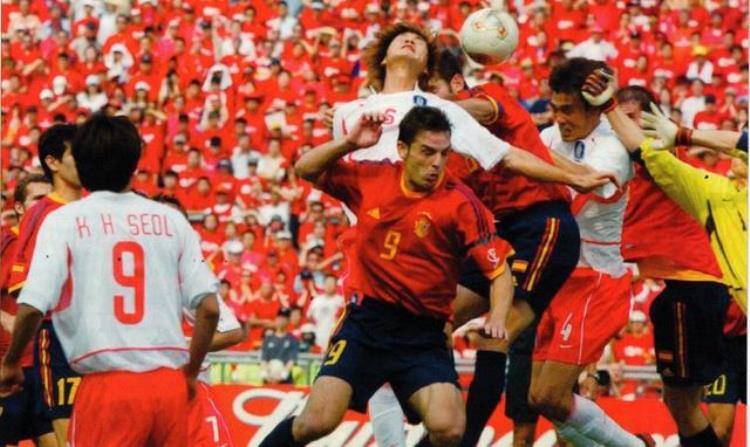 02年世界杯最大争议的两场比赛是如何被主裁判操纵的