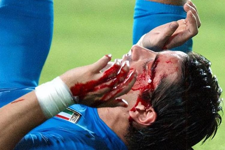 被钉在耻辱柱上的韩日世界杯