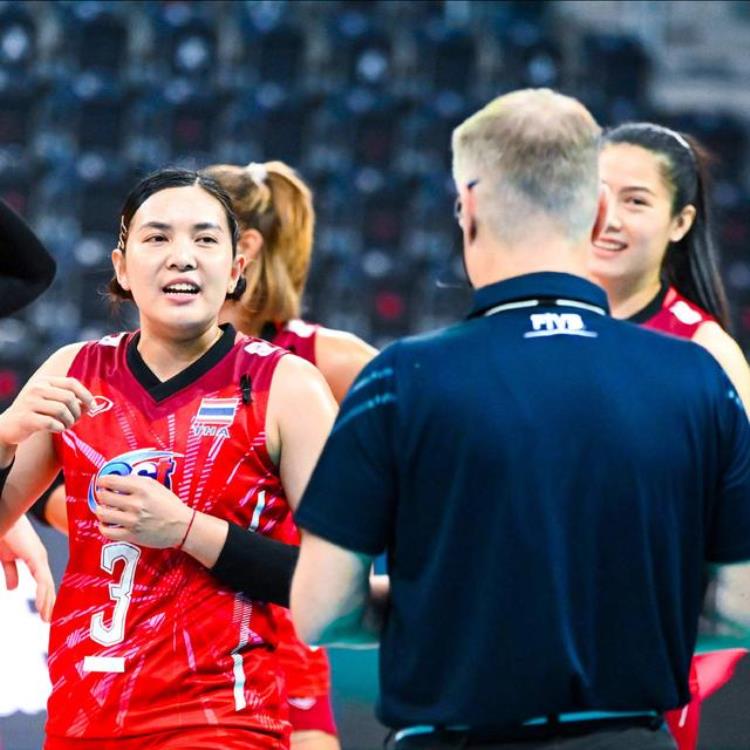 世锦赛最新积分榜4队提前晋级八强中国女排滑落至第四
