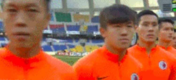 争议抗韩英雄于大宝率国足全队高唱国歌中国香港全队沉默闭嘴