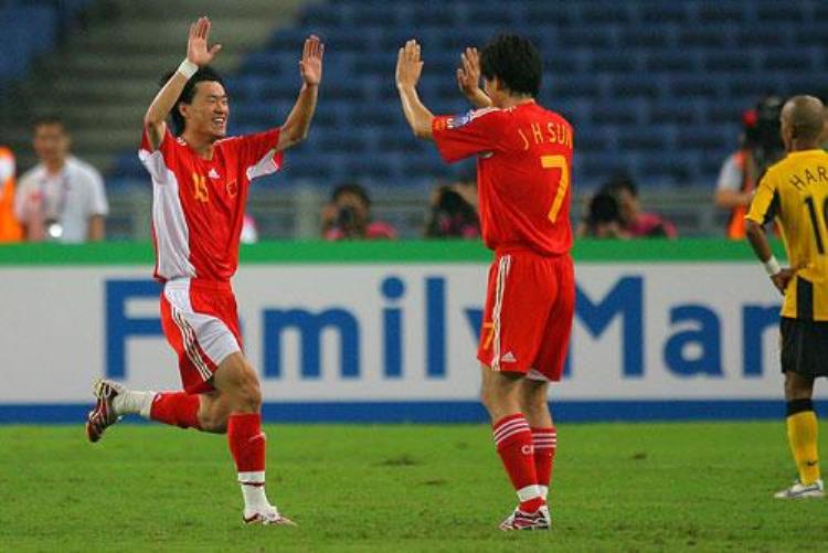 中国球员不比外援差中超39岁前国脚德比2镜头戏耍巴西强援