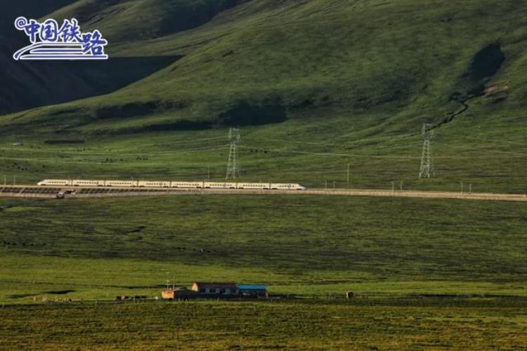 海拔3000米你会看到怎样的中国铁路