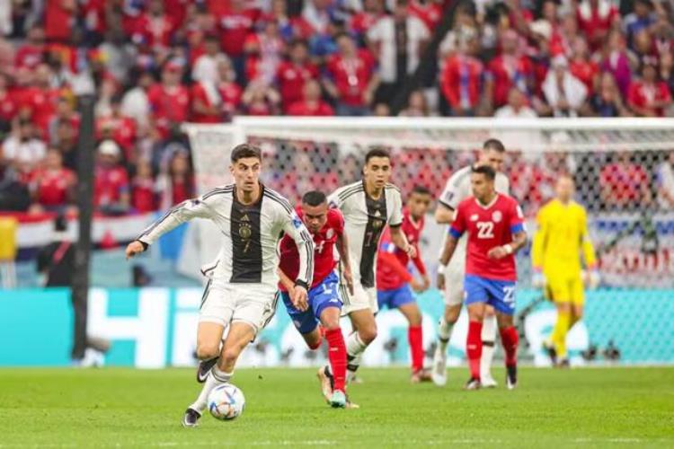 世界杯42德国队悲壮出局故事的起因应该是吕迪格的高抬腿