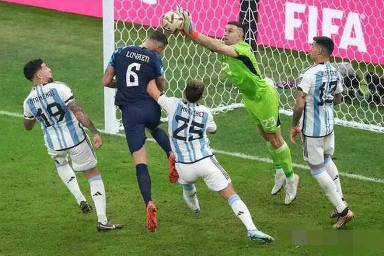 历届世界杯冠军中只有阿根廷在22年后夺冠进球数量逐渐增加