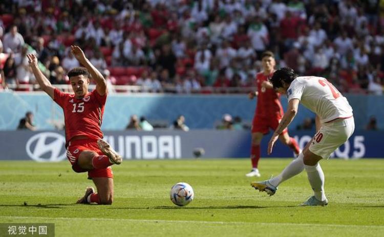 伊朗补时连进两球20击败威尔士红龙门将被红牌罚下