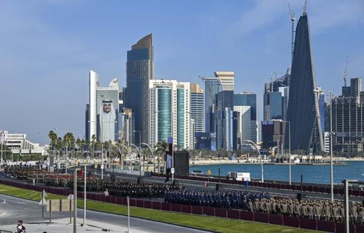 卡塔尔这么小的国家为什么能举办世界杯,卡塔尔多大的面积办世界杯