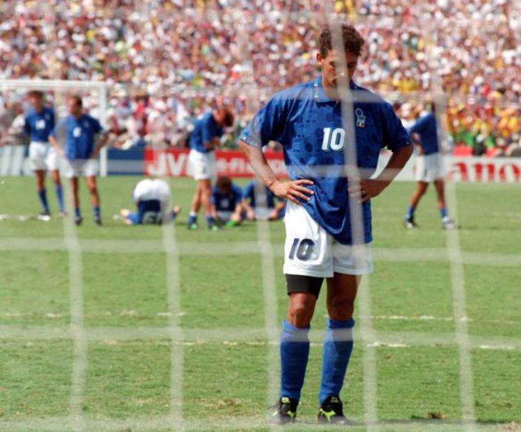 1994年世界杯决赛巴乔,巴乔射失点球后的场景