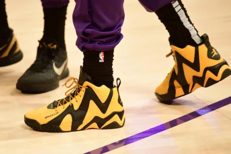 NBA球员上脚德罗赞穿Kobe7李宁的2双球鞋很帅气