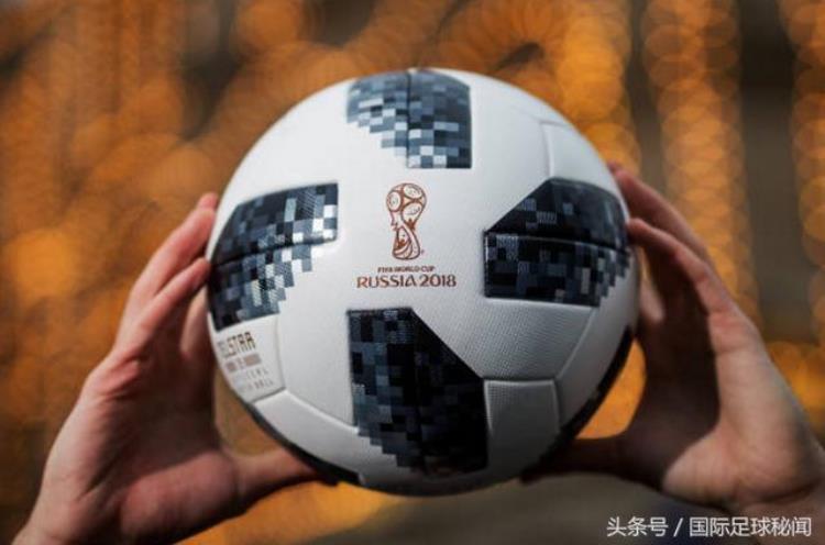 今年世界杯用球回归原始黑白足球才是经典款式