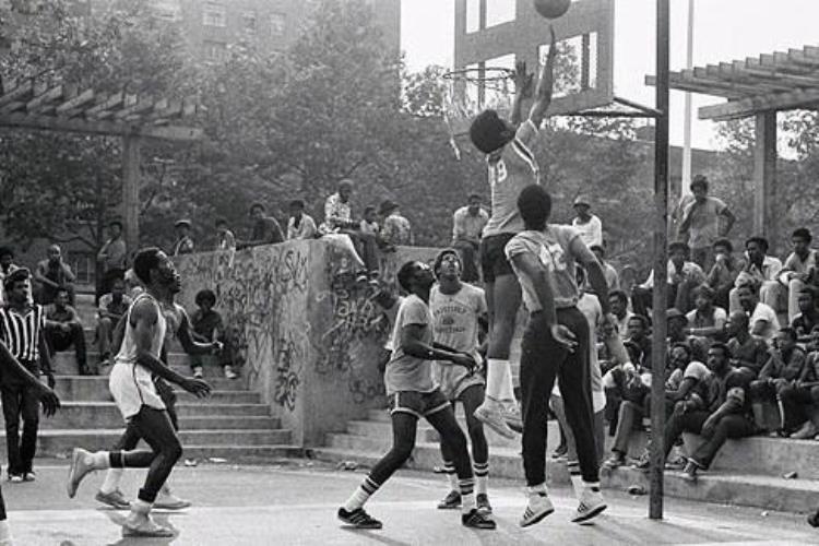 美国十大街球传奇1米88传说摸篮板上沿骨头收集者击败NBA球星