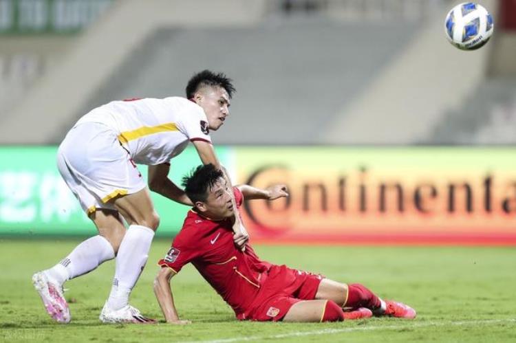 武磊破门为国足取得领先 打破进球荒,从武磊的第三球谈中国足球的未来