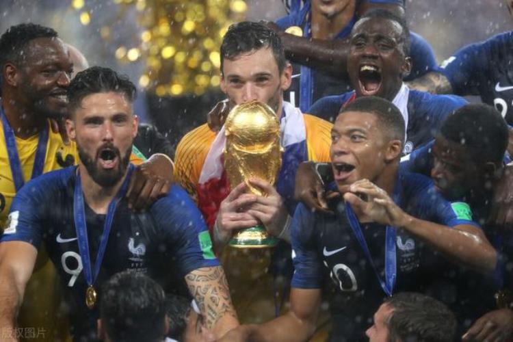 世界杯巡礼之法国本泽马回归联袂姆巴佩卫冕冠军能否打破魔咒