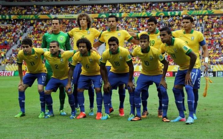 任加是不是桑巴足球「任加脚法花式桑巴在现代足坛的存亡巴西足球还适合吗」