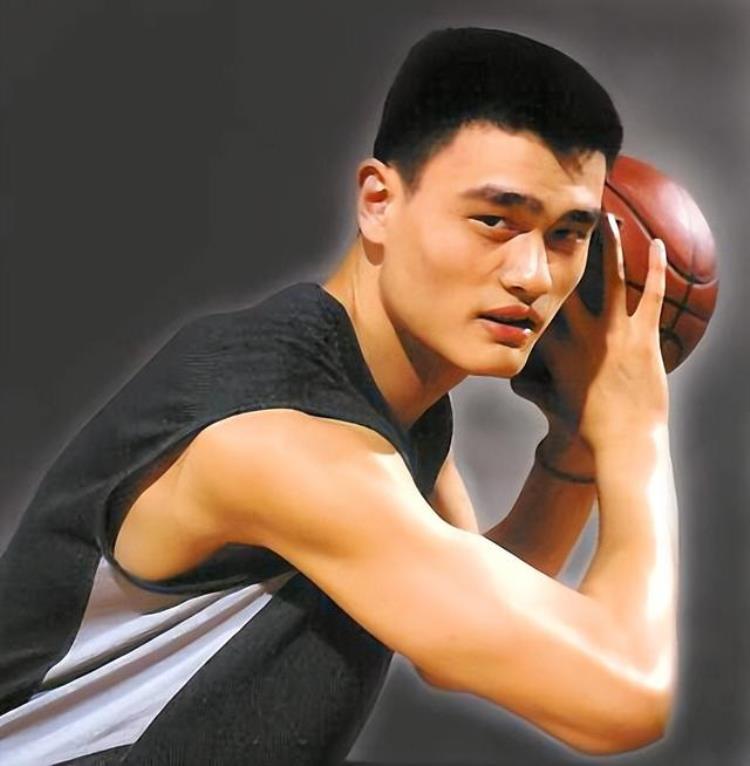 297分19板48帽中国进入NBA的6名球员前一年都是什么表现