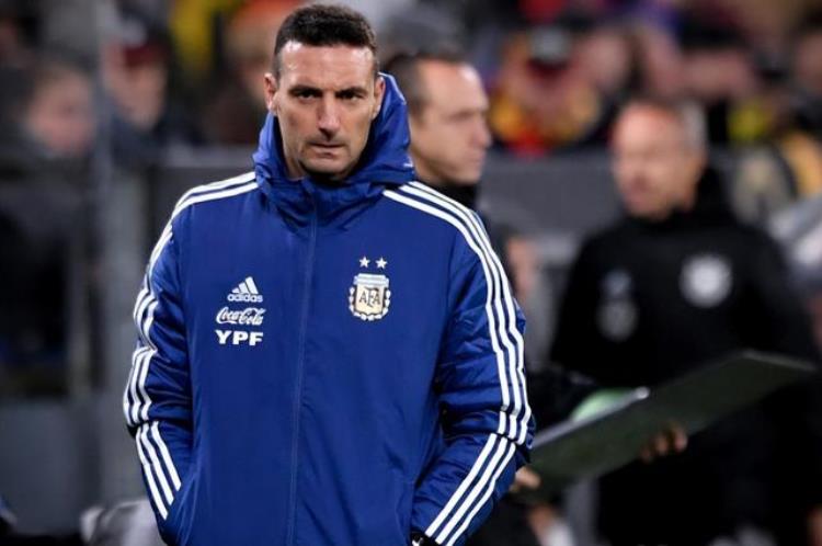 11人定9人阿根廷世界杯首发浮现梅西领衔6将竞争最后2名额