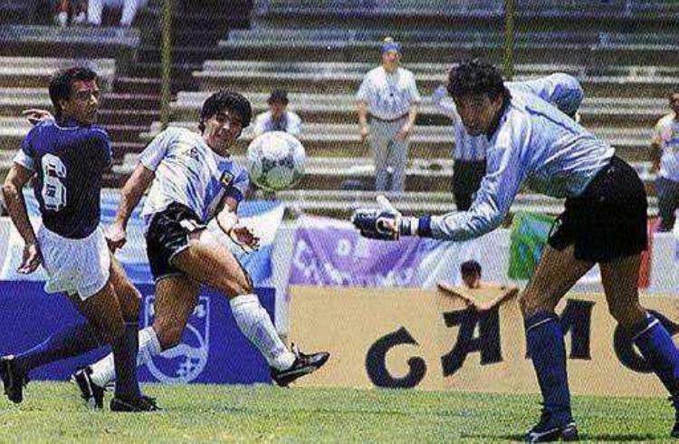 1986年世界杯马拉多纳的上帝之手「回顾世界杯的马拉多纳之1986阿根廷的大天使」