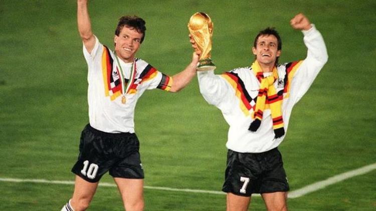 90年世界杯的主题曲「19902018世界杯主题曲每一首都让人心潮澎湃」