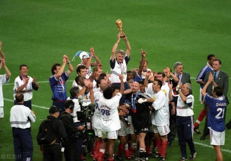 1998法国队世界杯「为什么1998法国足球世界杯被誉为最经典的一届」