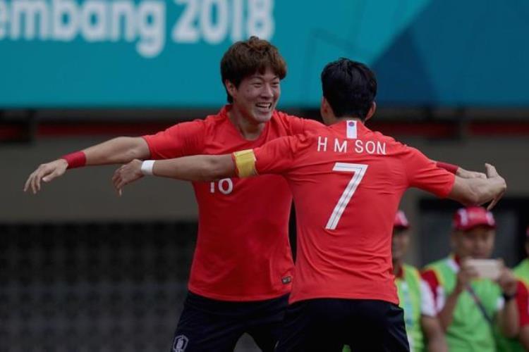日本和韩国足球世界排名「日本男足在世界最高排名第9位韩国第17位那国足最高排名呢」