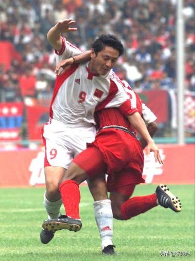 2002年世界杯亚洲区预选赛中国队对印尼队「国足史上今天2001年2比0客胜印尼全胜晋级世界杯亚洲区十强赛」