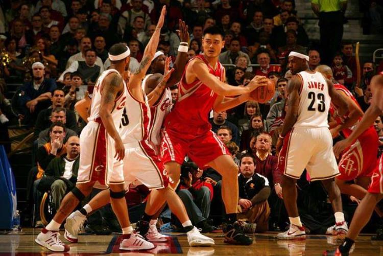 大争议詹皇再次落选姚明的NBA最强5人生涯3胜8负还曾惹怒大姚