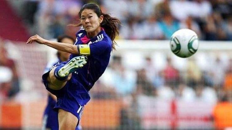 连续出战6届世界杯的亚洲足球一姐为踢球放弃美国安逸主妇生活