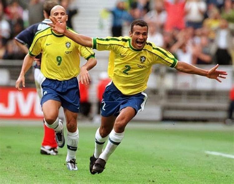 五人制足球世界杯巴西「街头足球巴西5夺世界杯和世界足球先生的DNA密码」